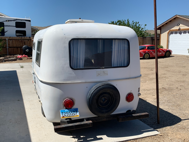 Illustration for article titled I Just Bought A Tiny 40-Year-Old Travel Trailer And I'm Going To Live In It
